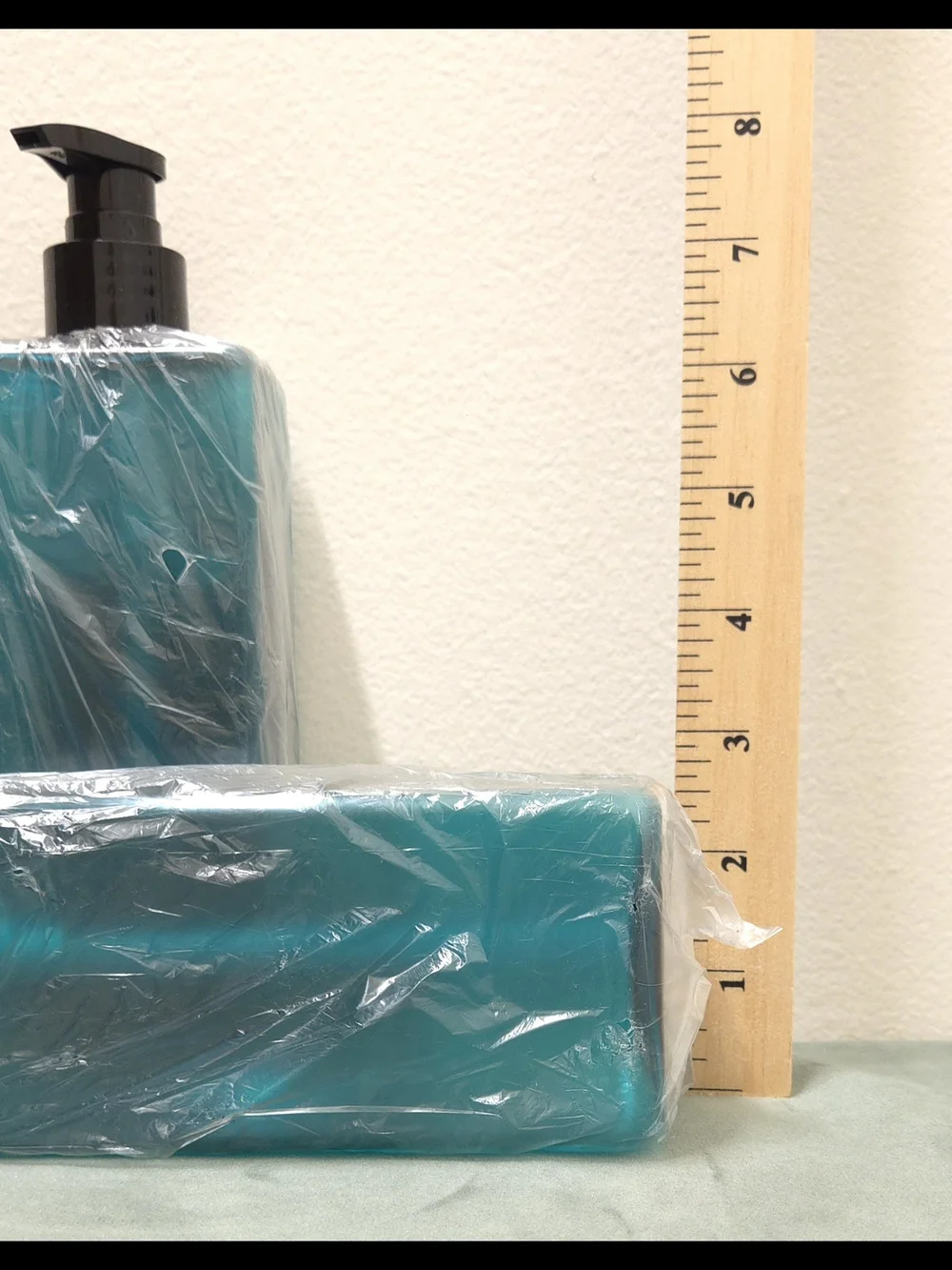 Teal plastic pump lotion shsmpoo conditioner soap bottles set (2)